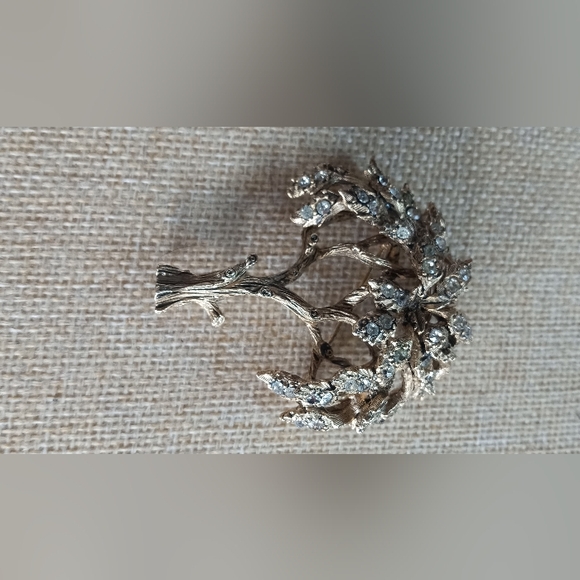 Hattie Carnegie VTG Signed Tree Of Life Rhinestones Textural Gold Tone Brooch - Picture 12 of 12